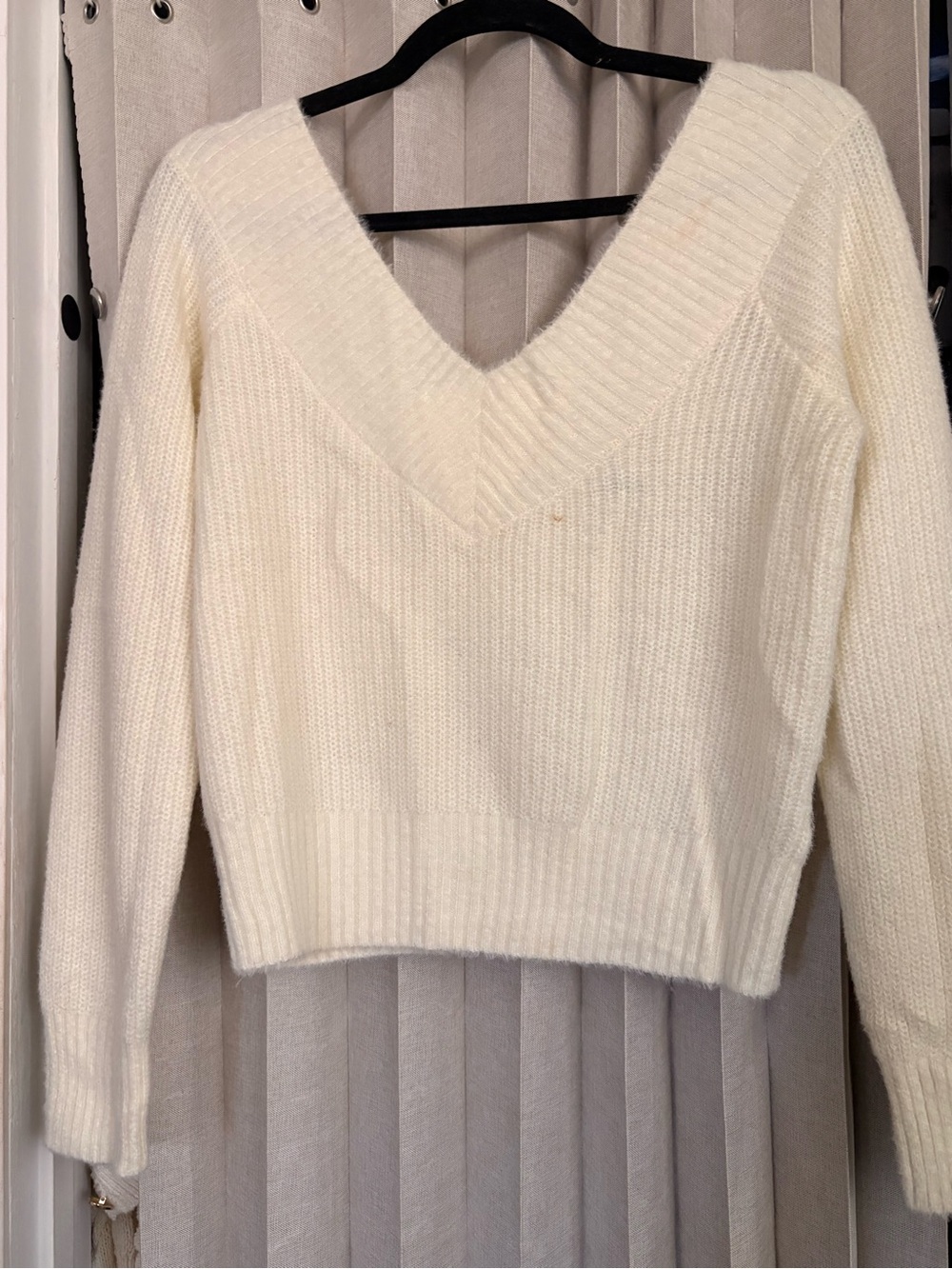 H&M V-Neck Cream Women's Sweater